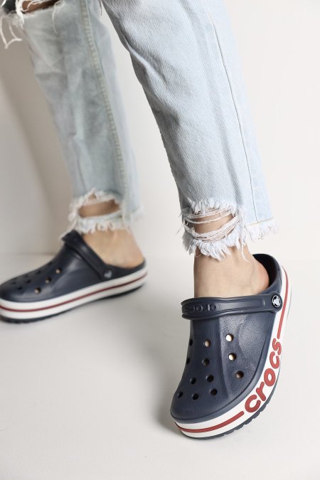 crocs - كحلي <br> <span class='text-color-warm'>نفدت الكمية</span>