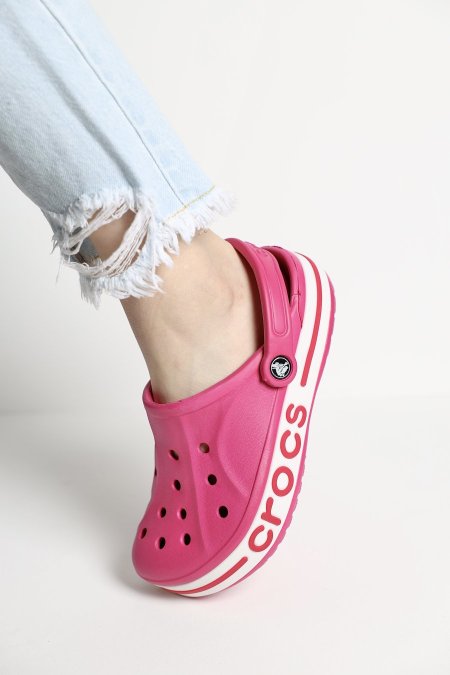 crocs - فوشي