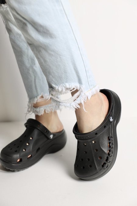 crocs - اسود