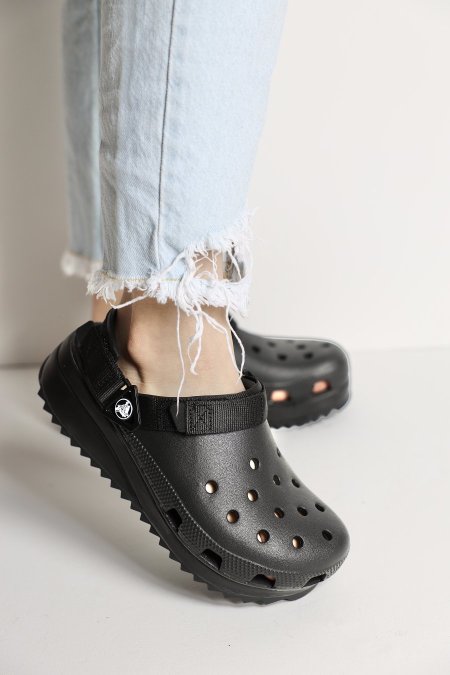 crocs - اسود