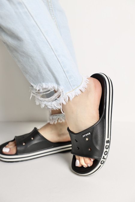 crocs - اسود <br> <span class='text-color-warm'>نفدت الكمية</span>