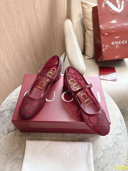 باليرينا كعب جوتشي