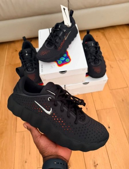 NIKE MIND 001 بوت