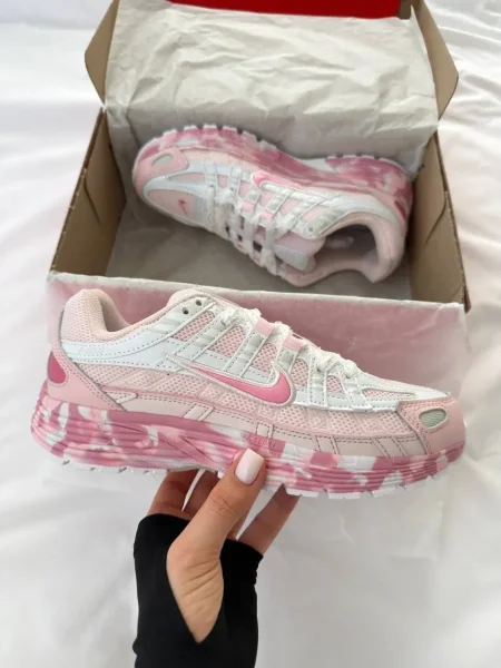 بوت نايك p6000