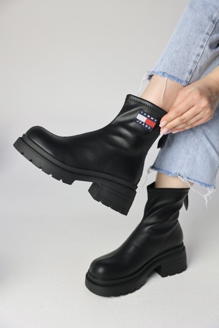 جزمة TOMMYقصير