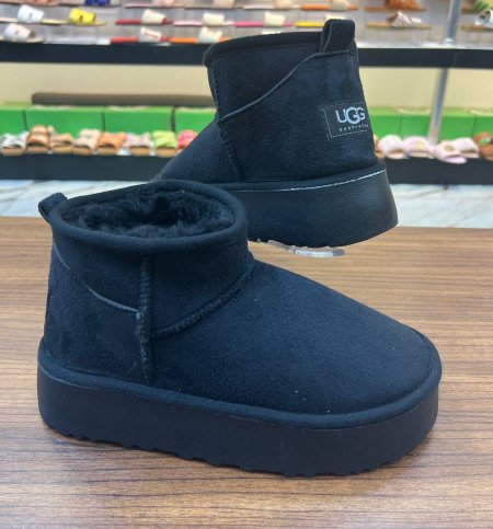 ugg - اسود