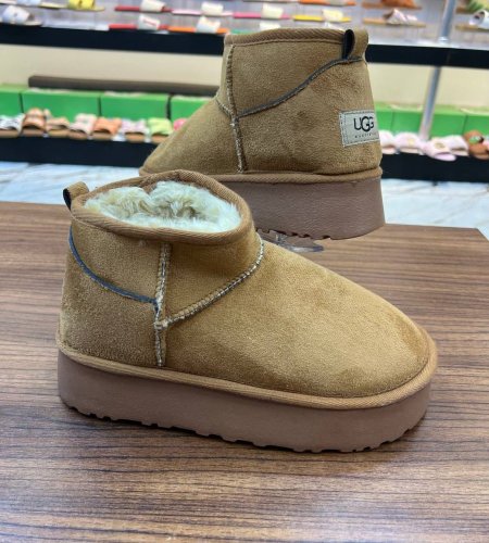 ugg - بني <br> <span class='text-color-warm'>نفدت الكمية</span>