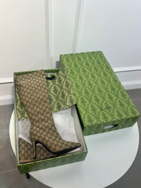 جزمة gucci شعار صغير